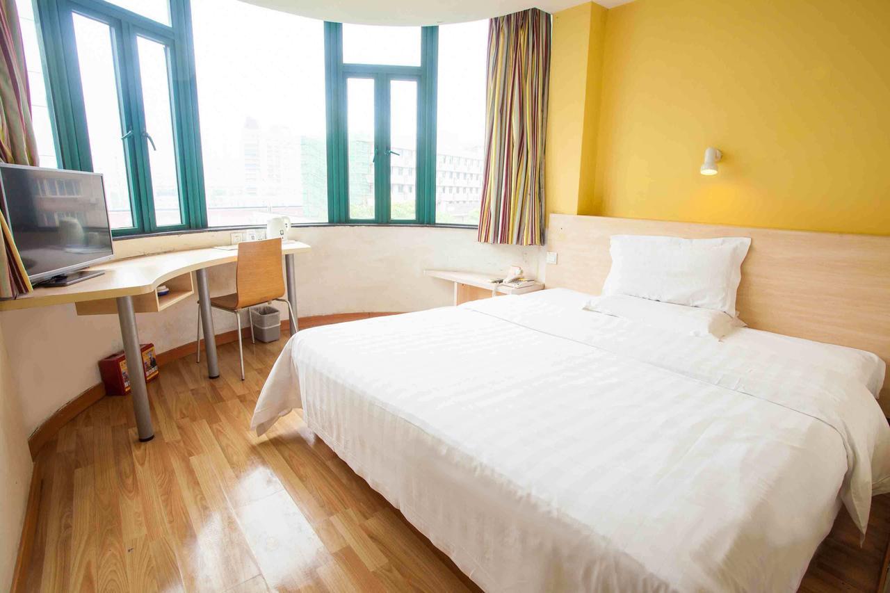 7Days Inn Dongguan Houjie Conference & Exhibition Center Номер фото